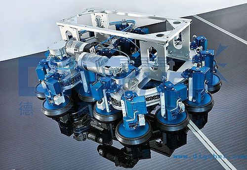 太陽(yáng)能電池板清洗機(jī)器人